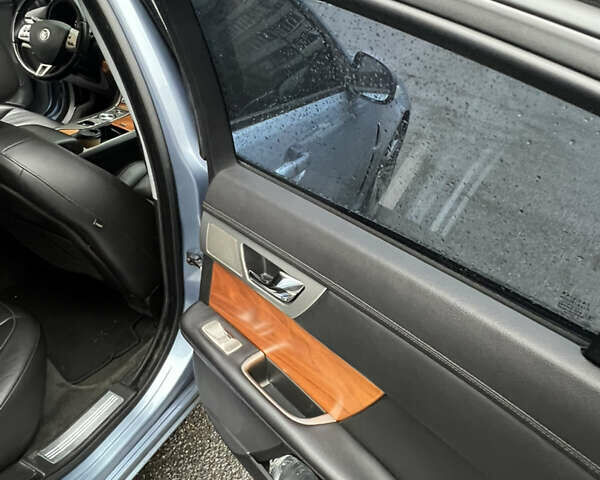 Серый Ягуар ХФ, объемом двигателя 2.97 л и пробегом 148 тыс. км за 9500 $, фото 18 на Automoto.ua