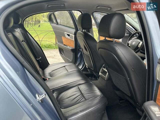 Серый Ягуар ХФ, объемом двигателя 2.97 л и пробегом 141 тыс. км за 10700 $, фото 54 на Automoto.ua