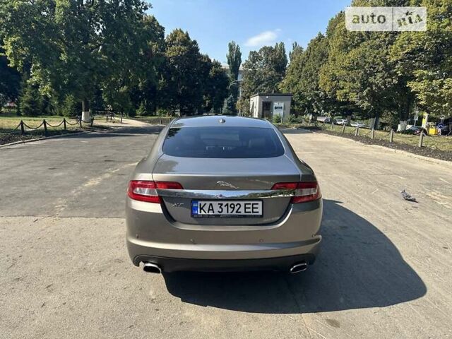 Сірий Ягуар ХФ, об'ємом двигуна 2.97 л та пробігом 262 тис. км за 9000 $, фото 4 на Automoto.ua
