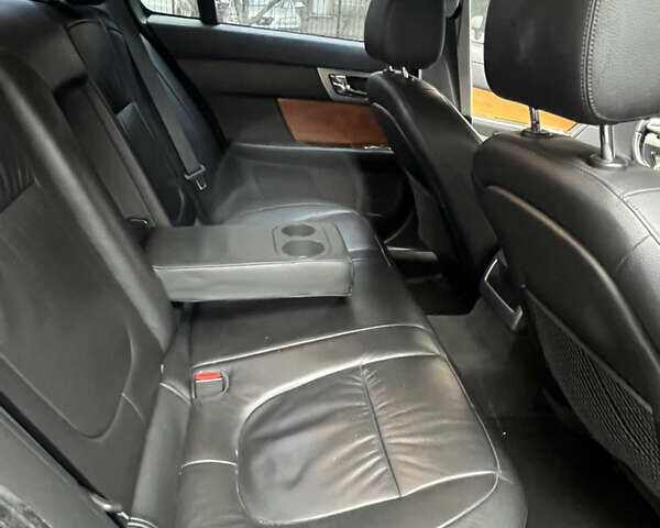 Серый Ягуар ХФ, объемом двигателя 2.97 л и пробегом 148 тыс. км за 9500 $, фото 19 на Automoto.ua