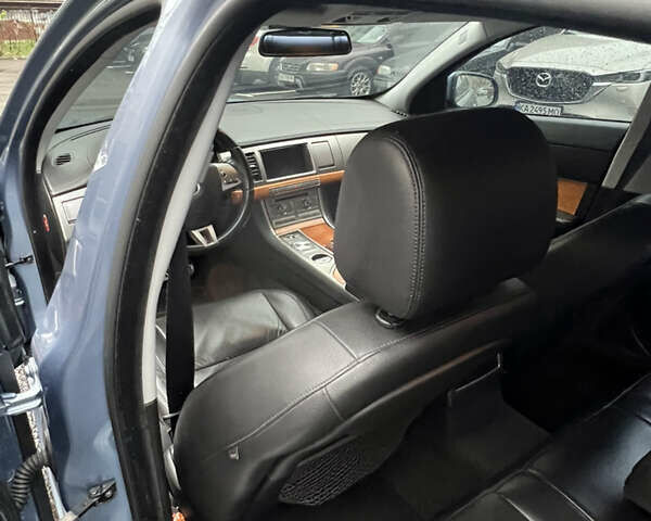 Серый Ягуар ХФ, объемом двигателя 2.97 л и пробегом 148 тыс. км за 9500 $, фото 16 на Automoto.ua