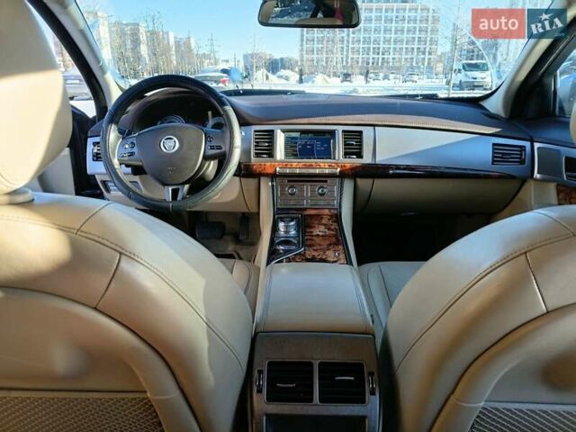 Сірий Ягуар ХФ, об'ємом двигуна 2.7 л та пробігом 243 тис. км за 9500 $, фото 12 на Automoto.ua