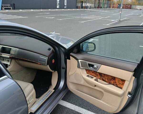 Ягуар ХФ 2009 в Киеве на Automoto.ua Серый Ягуар ХФ, объемом двигателя 2.72 л и пробегом 240 тыс. км за 10000 $, фото 14 на Automoto.ua