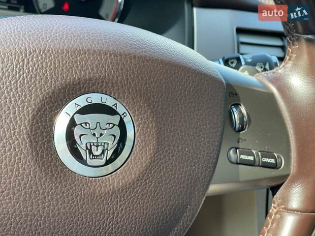 Серый Ягуар ХФ, объемом двигателя 2.7 л и пробегом 183 тыс. км за 10400 $, фото 36 на Automoto.ua