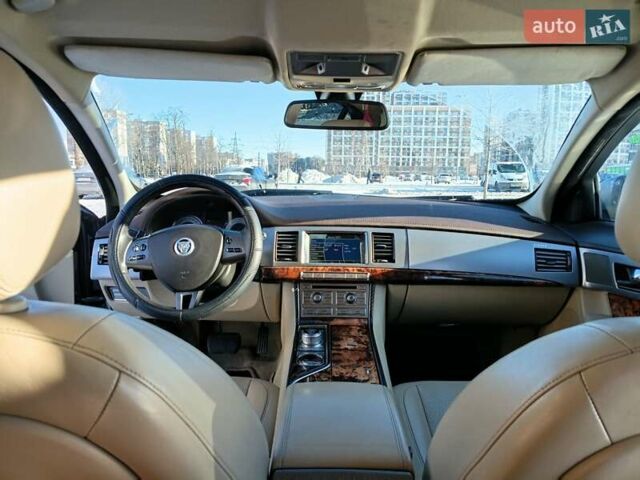 Сірий Ягуар ХФ, об'ємом двигуна 2.7 л та пробігом 243 тис. км за 9500 $, фото 13 на Automoto.ua