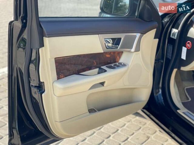 Серый Ягуар ХФ, объемом двигателя 2.7 л и пробегом 183 тыс. км за 10400 $, фото 10 на Automoto.ua