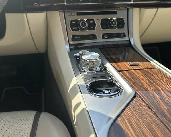 Сірий Ягуар ХФ, об'ємом двигуна 2.97 л та пробігом 150 тис. км за 16500 $, фото 12 на Automoto.ua