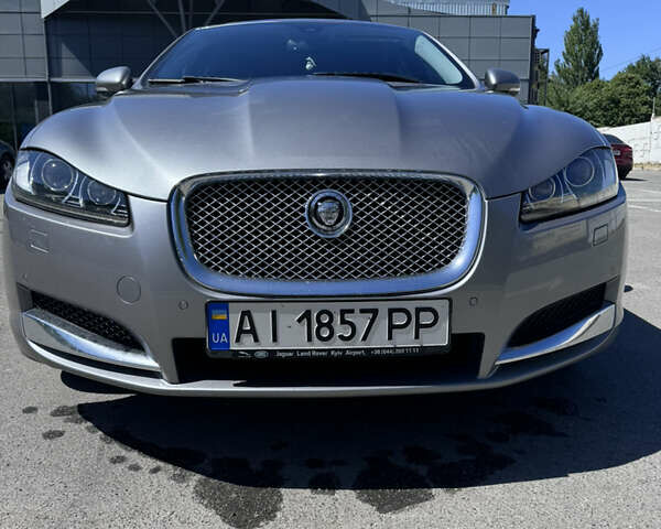 Серый Ягуар ХФ, объемом двигателя 2.97 л и пробегом 130 тыс. км за 11000 $, фото 2 на Automoto.ua