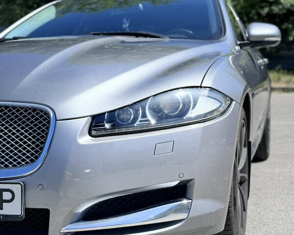 Серый Ягуар ХФ, объемом двигателя 2.97 л и пробегом 130 тыс. км за 11000 $, фото 5 на Automoto.ua
