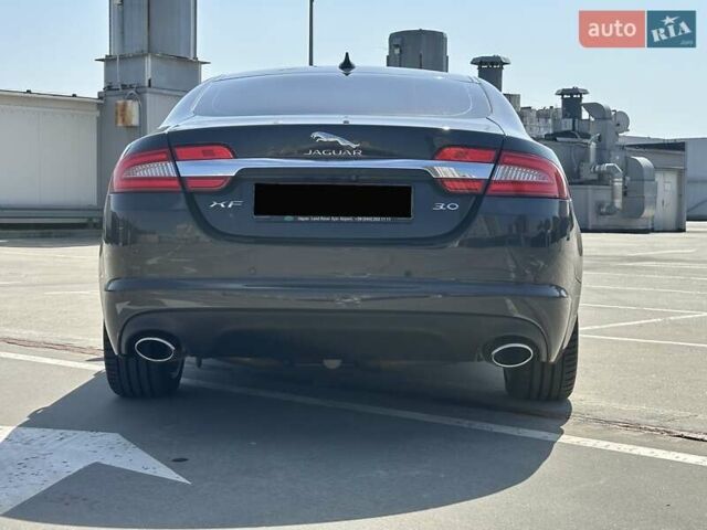 Сірий Ягуар ХФ, об'ємом двигуна 2.97 л та пробігом 150 тис. км за 16500 $, фото 4 на Automoto.ua