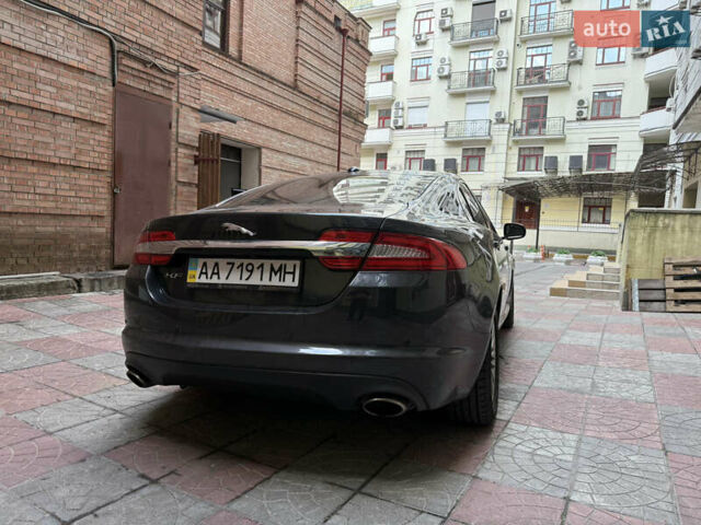 Серый Ягуар ХФ, объемом двигателя 2.97 л и пробегом 105 тыс. км за 10400 $, фото 4 на Automoto.ua