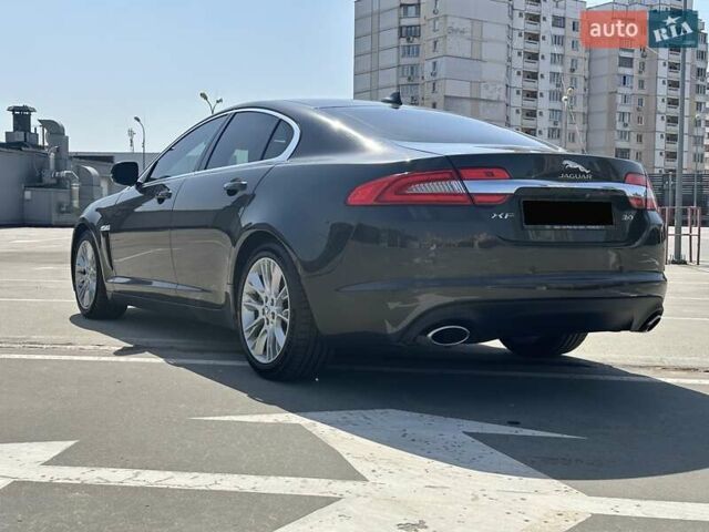 Сірий Ягуар ХФ, об'ємом двигуна 2.97 л та пробігом 150 тис. км за 16500 $, фото 2 на Automoto.ua