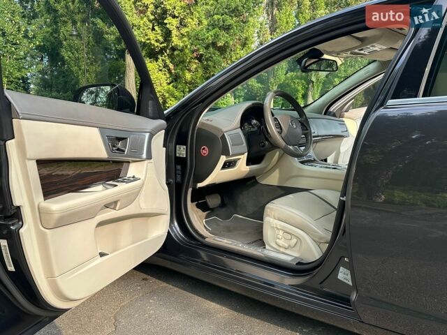 Сірий Ягуар ХФ, об'ємом двигуна 2.97 л та пробігом 160 тис. км за 12000 $, фото 11 на Automoto.ua