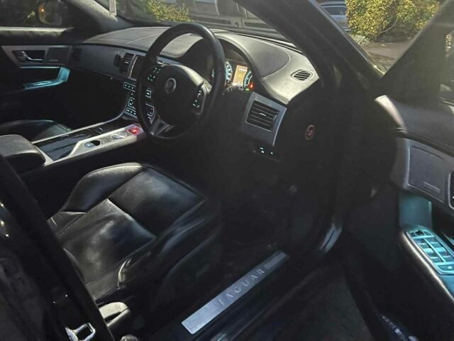 Серый Ягуар ХФ, объемом двигателя 0 л и пробегом 230 тыс. км за 5276 $, фото 3 на Automoto.ua