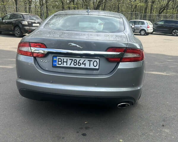 Серый Ягуар ХФ, объемом двигателя 2.18 л и пробегом 105 тыс. км за 15000 $, фото 3 на Automoto.ua