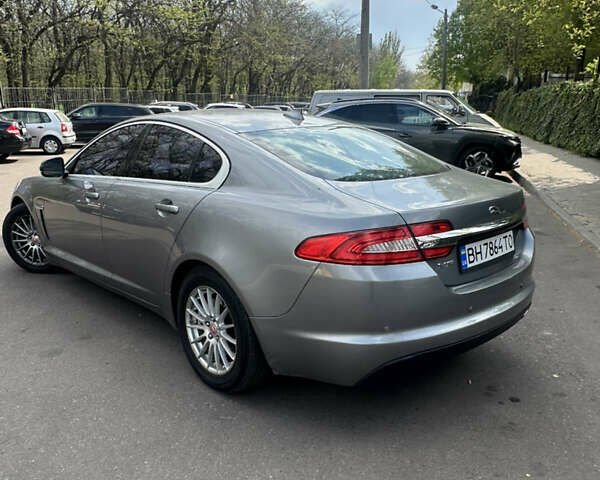 Серый Ягуар ХФ, объемом двигателя 2.18 л и пробегом 105 тыс. км за 15000 $, фото 4 на Automoto.ua