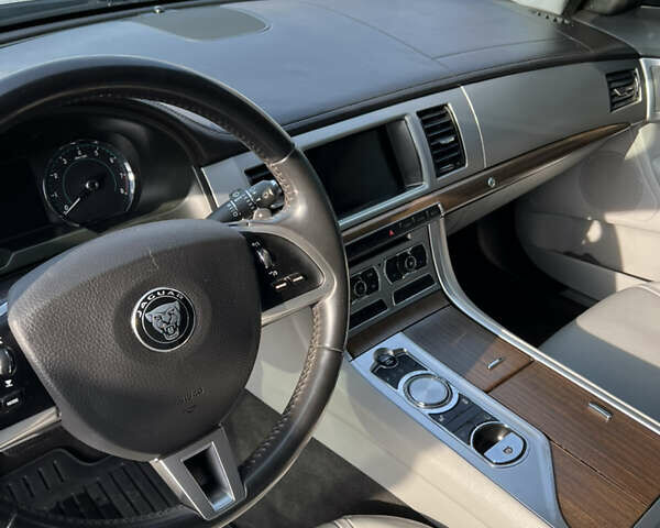 Ягуар ХФ 2014 у Одесі на Automoto.ua Сірий Ягуар ХФ, об'ємом двигуна 3 л та пробігом 178 тис. км за 11500 $, фото 12 на Automoto.ua