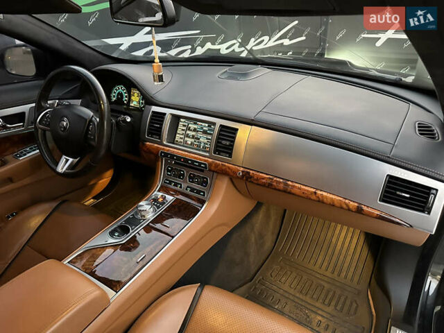 Сірий Ягуар ХФ, об'ємом двигуна 3 л та пробігом 144 тис. км за 12500 $, фото 20 на Automoto.ua
