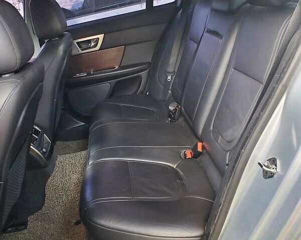 Сірий Ягуар ХФ, об'ємом двигуна 2.18 л та пробігом 186 тис. км за 15000 $, фото 7 на Automoto.ua