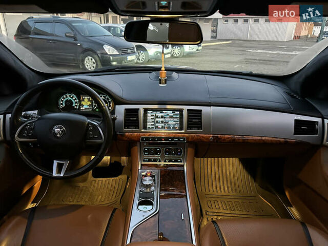 Сірий Ягуар ХФ, об'ємом двигуна 3 л та пробігом 144 тис. км за 12500 $, фото 15 на Automoto.ua