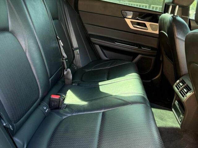 Серый Ягуар ХФ, объемом двигателя 2 л и пробегом 137 тыс. км за 20100 $, фото 6 на Automoto.ua