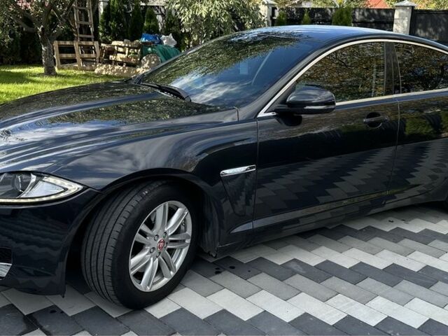 Серый Ягуар ХФ, объемом двигателя 2.2 л и пробегом 209 тыс. км за 13500 $, фото 2 на Automoto.ua