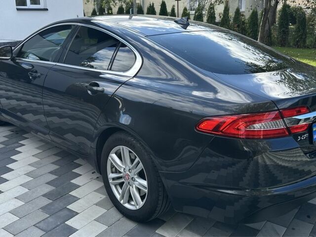 Серый Ягуар ХФ, объемом двигателя 2.2 л и пробегом 209 тыс. км за 13500 $, фото 3 на Automoto.ua