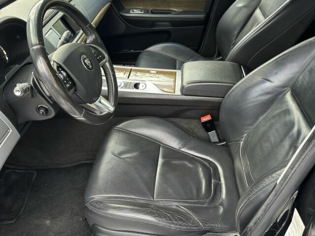 Серый Ягуар ХФ, объемом двигателя 2.2 л и пробегом 209 тыс. км за 13500 $, фото 5 на Automoto.ua