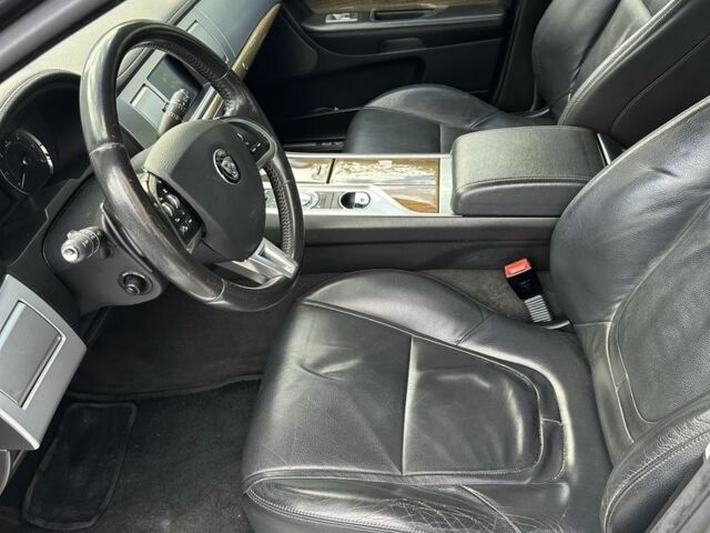 Серый Ягуар ХФ, объемом двигателя 2.2 л и пробегом 209 тыс. км за 13500 $, фото 8 на Automoto.ua