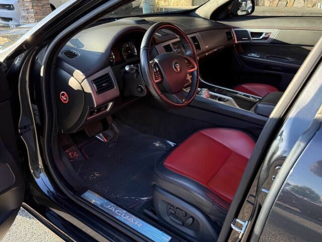 Сірий Ягуар ХФ, об'ємом двигуна 5 л та пробігом 75 тис. км за 10300 $, фото 6 на Automoto.ua