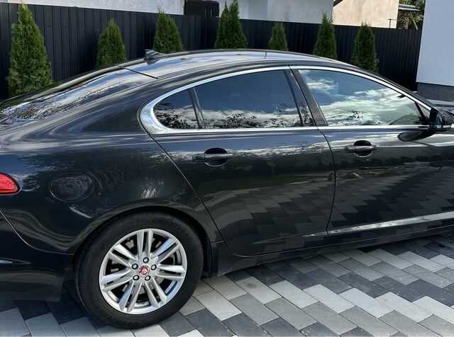 Серый Ягуар ХФ, объемом двигателя 2.2 л и пробегом 209 тыс. км за 13500 $, фото 12 на Automoto.ua