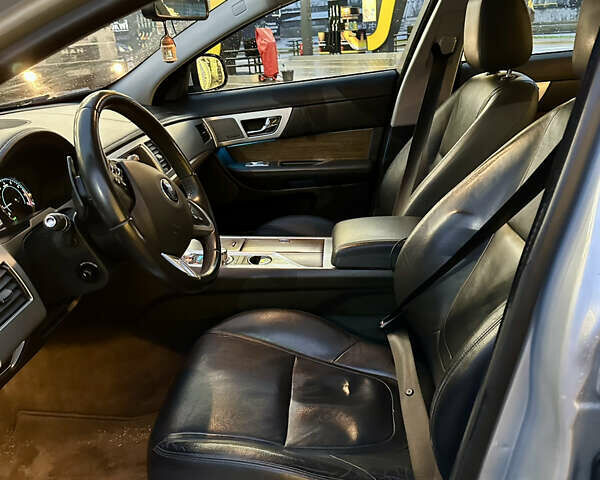 Серый Ягуар ХФ, объемом двигателя 2 л и пробегом 113 тыс. км за 12300 $, фото 9 на Automoto.ua