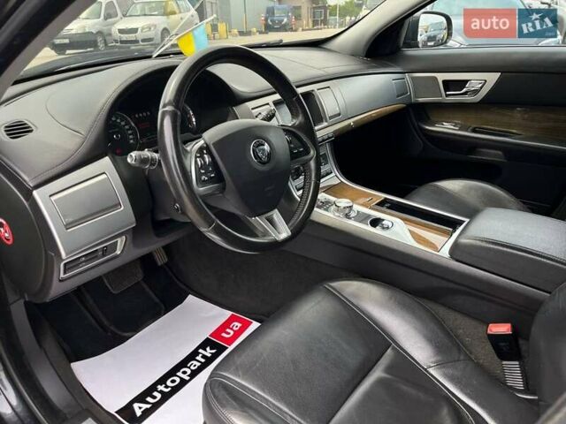 Серый Ягуар ХФ, объемом двигателя 2.2 л и пробегом 218 тыс. км за 13640 $, фото 35 на Automoto.ua