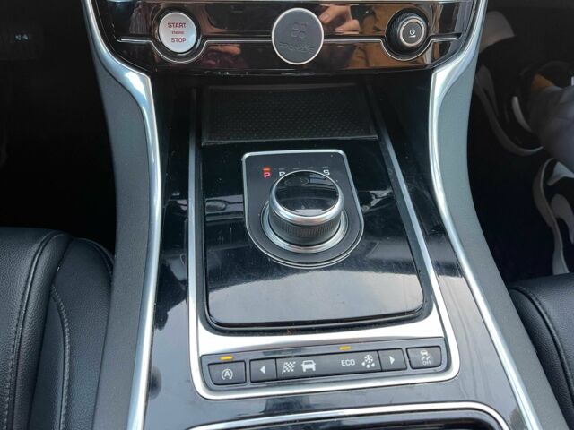 Серый Ягуар ХФ, объемом двигателя 2 л и пробегом 196 тыс. км за 11999 $, фото 14 на Automoto.ua