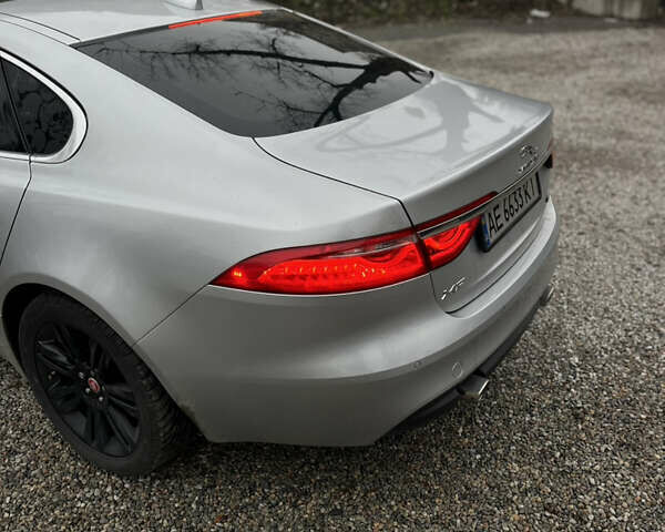 Серый Ягуар ХФ, объемом двигателя 3 л и пробегом 78 тыс. км за 18000 $, фото 5 на Automoto.ua