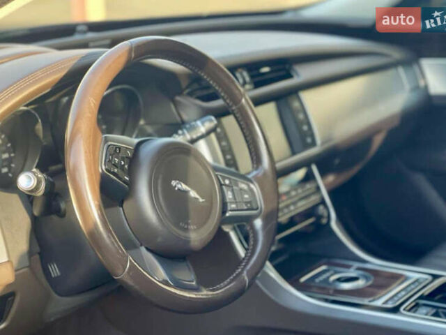 Сірий Ягуар ХФ, об'ємом двигуна 2 л та пробігом 242 тис. км за 18700 $, фото 13 на Automoto.ua
