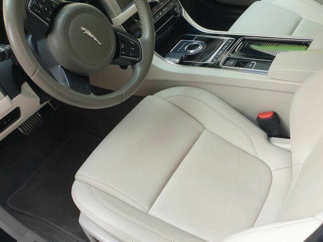 Серый Ягуар ХФ, объемом двигателя 2 л и пробегом 60 тыс. км за 20339 $, фото 16 на Automoto.ua