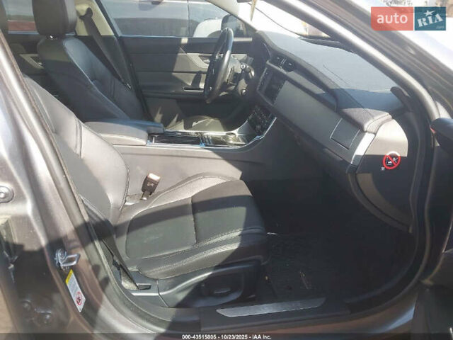 Серый Ягуар ХФ, объемом двигателя 2 л и пробегом 51 тыс. км за 2100 $, фото 3 на Automoto.ua