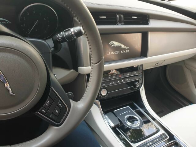 Серый Ягуар ХФ, объемом двигателя 2 л и пробегом 60 тыс. км за 20339 $, фото 9 на Automoto.ua