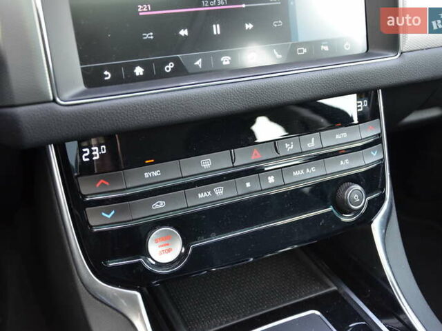 Серый Ягуар ХФ, объемом двигателя 2 л и пробегом 94 тыс. км за 22777 $, фото 25 на Automoto.ua