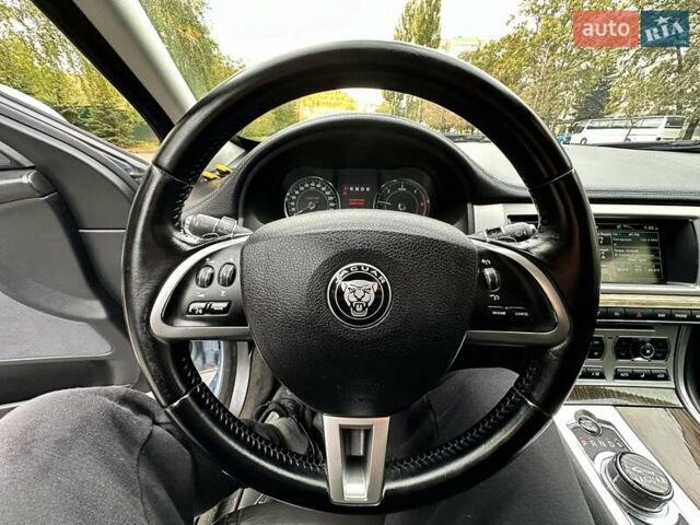 Сірий Ягуар ХФ, об'ємом двигуна 2.2 л та пробігом 150 тис. км за 10200 $, фото 43 на Automoto.ua