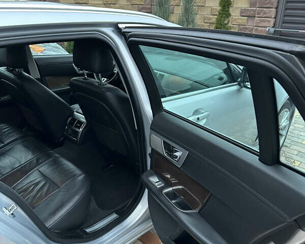 Серый Ягуар ХФ, объемом двигателя 2.18 л и пробегом 272 тыс. км за 9999 $, фото 26 на Automoto.ua