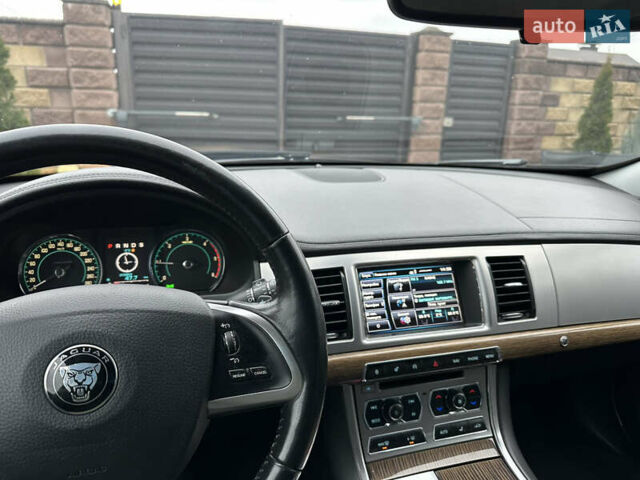 Серый Ягуар ХФ, объемом двигателя 2.18 л и пробегом 272 тыс. км за 9999 $, фото 3 на Automoto.ua