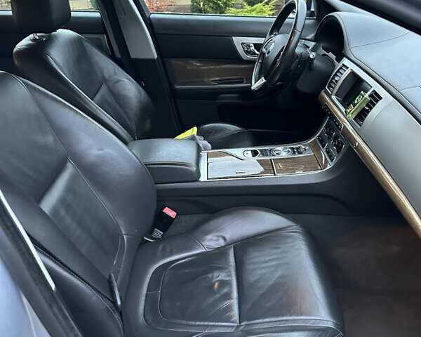 Серый Ягуар ХФ, объемом двигателя 2.18 л и пробегом 272 тыс. км за 9999 $, фото 24 на Automoto.ua