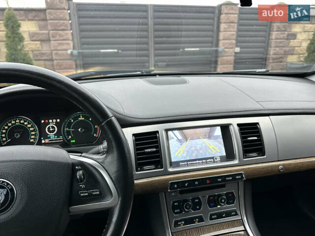 Серый Ягуар ХФ, объемом двигателя 2.18 л и пробегом 272 тыс. км за 9999 $, фото 4 на Automoto.ua
