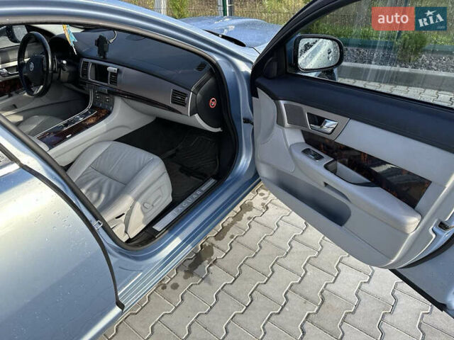 Синий Ягуар ХФ, объемом двигателя 2.7 л и пробегом 260 тыс. км за 8850 $, фото 13 на Automoto.ua