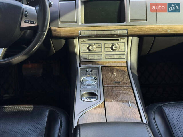 Синий Ягуар ХФ, объемом двигателя 2.72 л и пробегом 280 тыс. км за 8400 $, фото 24 на Automoto.ua