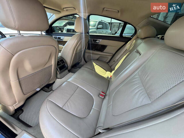 Синій Ягуар ХФ, об'ємом двигуна 2.97 л та пробігом 145 тис. км за 9500 $, фото 8 на Automoto.ua