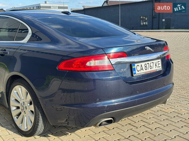 Синий Ягуар ХФ, объемом двигателя 2.72 л и пробегом 280 тыс. км за 8400 $, фото 2 на Automoto.ua
