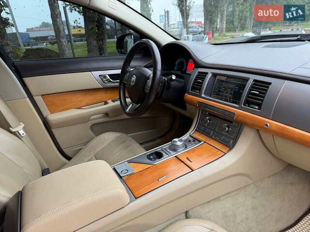 Синій Ягуар ХФ, об'ємом двигуна 2.99 л та пробігом 299 тис. км за 10900 $, фото 54 на Automoto.ua